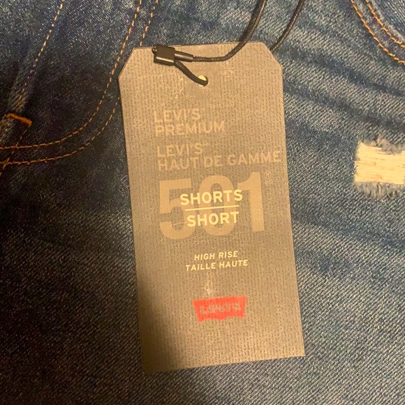 Levi High Rise 501 Jean Shorts - NWT - size 28 - Picture 5 of 5